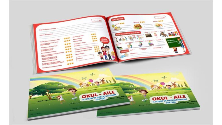 Çocuklar için okul-aile temalı, renkli ve resimli iki adet dergi