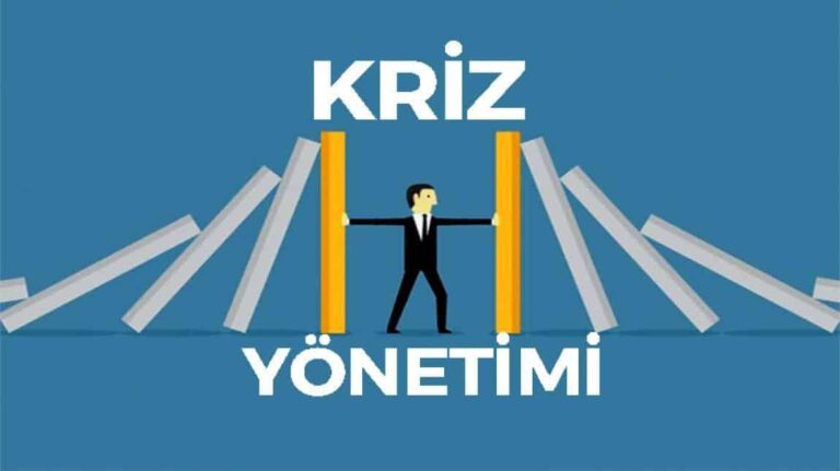 Bir adam domino taşlarının düşmesini engelleyerek kriz yönetimini temsil ediyor